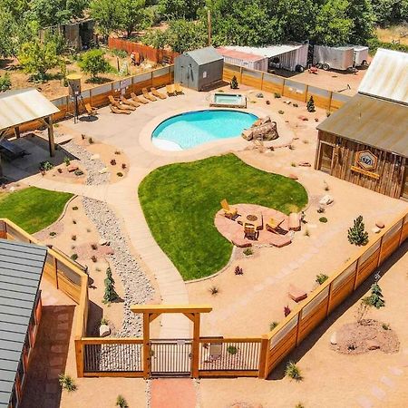 Timber & Tin F 2Bed 2Bath W Pool & Rooftop Deck 커내브 외부 사진