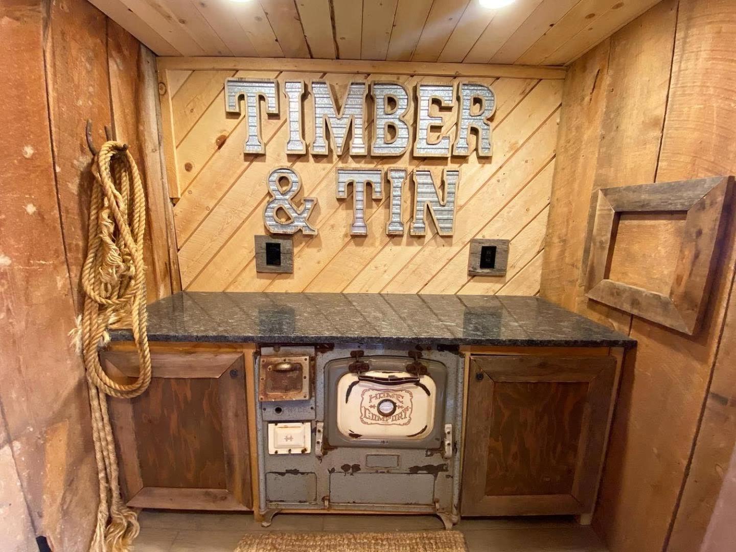 Timber & Tin F 2Bed 2Bath W Pool & Rooftop Deck 커내브 외부 사진