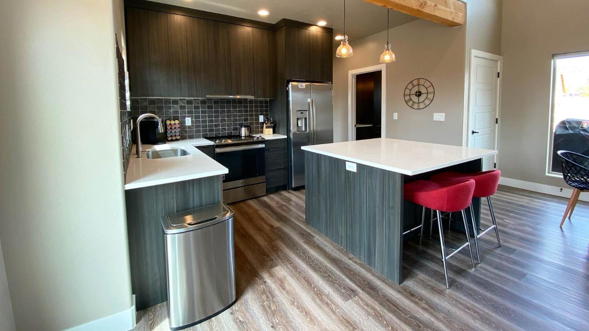 Timber & Tin F 2Bed 2Bath W Pool & Rooftop Deck 커내브 외부 사진