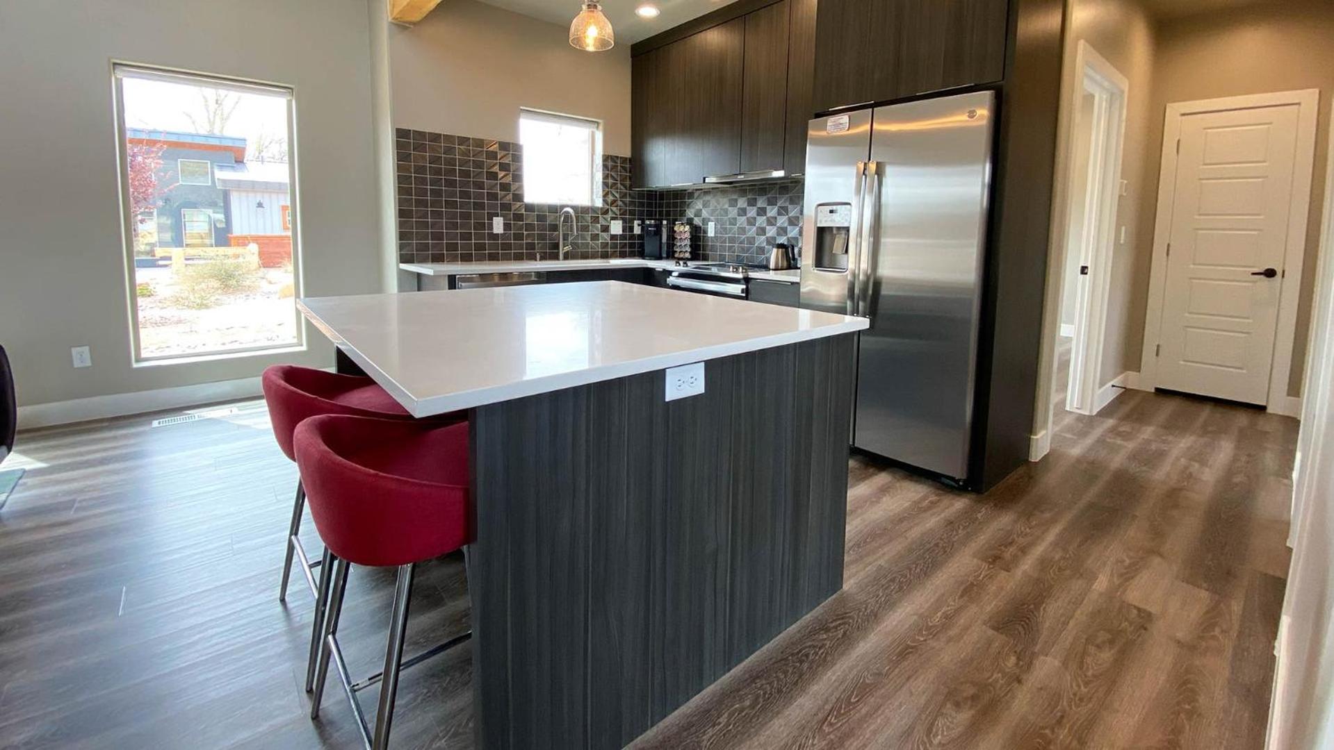 Timber & Tin F 2Bed 2Bath W Pool & Rooftop Deck 커내브 외부 사진