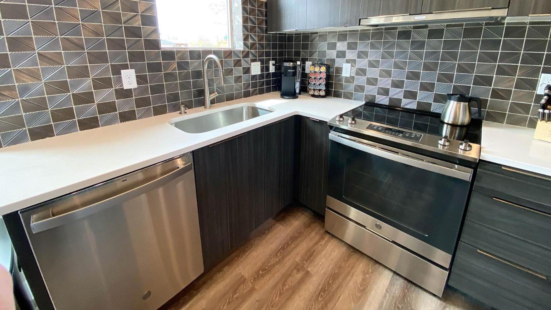 Timber & Tin F 2Bed 2Bath W Pool & Rooftop Deck 커내브 외부 사진