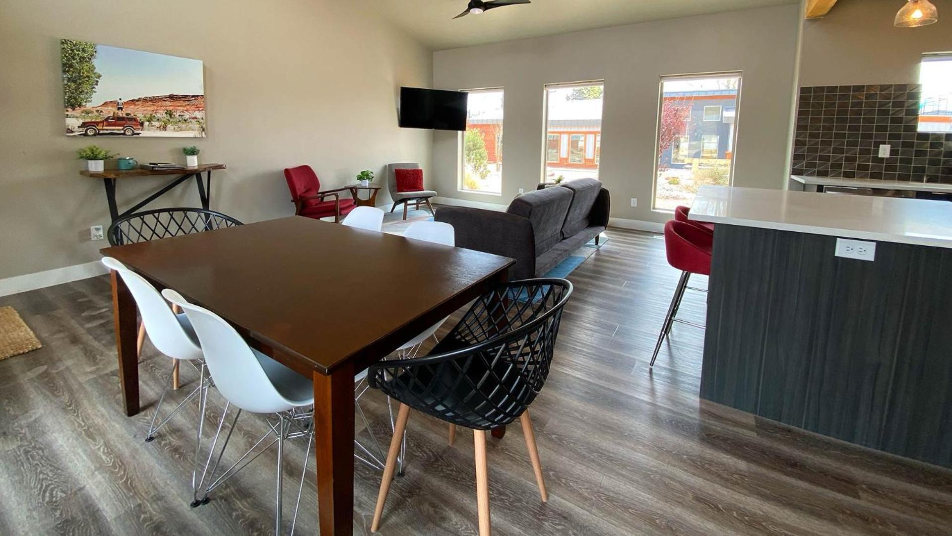 Timber & Tin F 2Bed 2Bath W Pool & Rooftop Deck 커내브 외부 사진