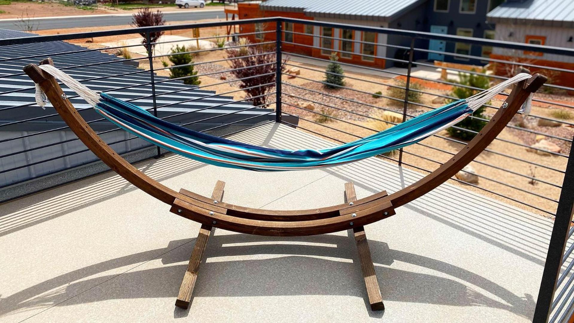 Timber & Tin F 2Bed 2Bath W Pool & Rooftop Deck 커내브 외부 사진